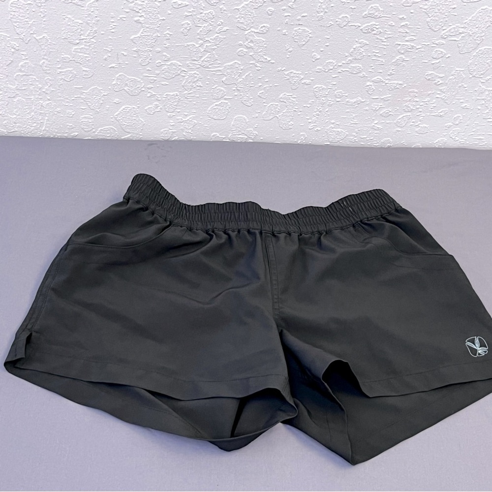 CARVE DESIGNS black shorts size 2